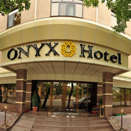 Onyx Hotel Bisjkek Buitenkant foto