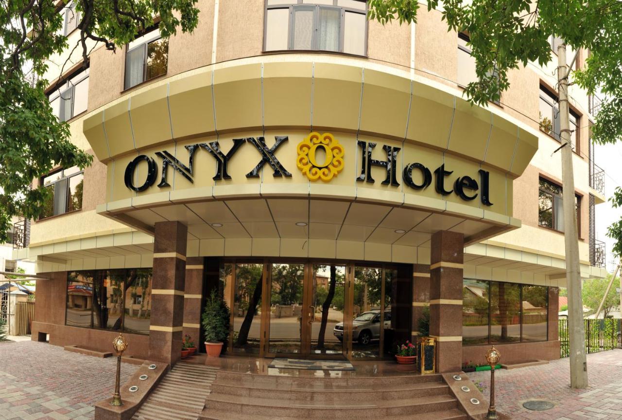 Onyx Hotel Bisjkek Buitenkant foto