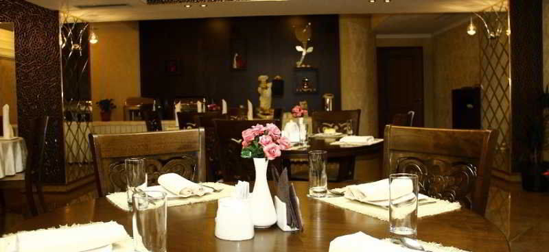 Onyx Hotel Bisjkek Buitenkant foto