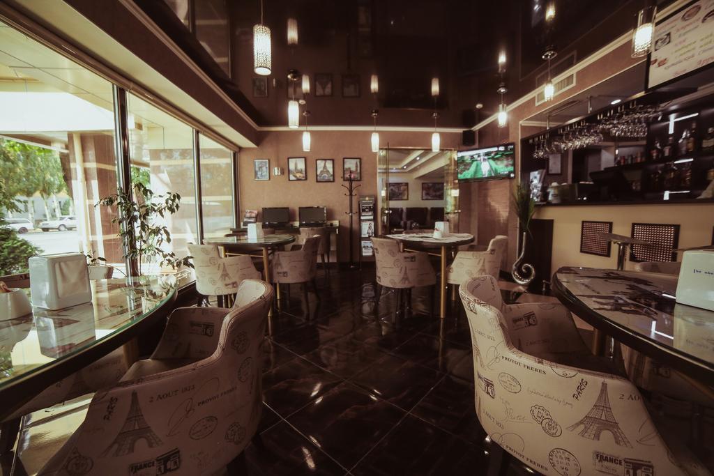 Onyx Hotel Bisjkek Buitenkant foto
