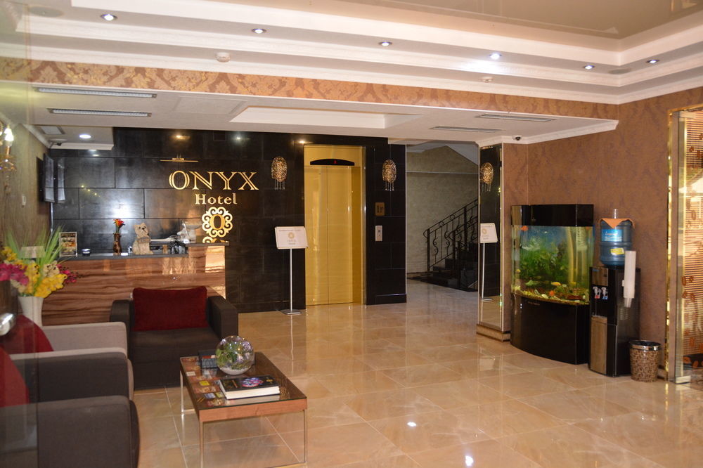 Onyx Hotel Bisjkek Buitenkant foto