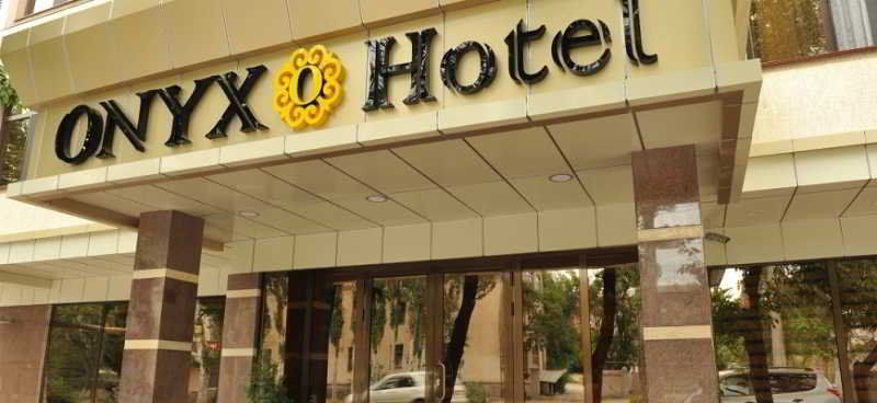 Onyx Hotel Bisjkek Buitenkant foto