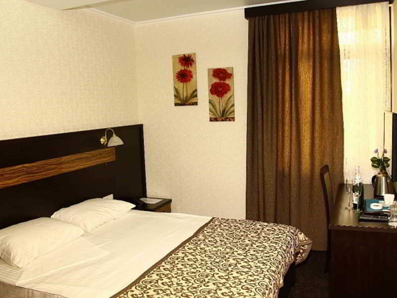 Onyx Hotel Bisjkek Buitenkant foto