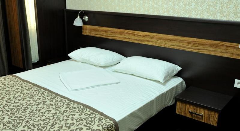 Onyx Hotel Bisjkek Buitenkant foto
